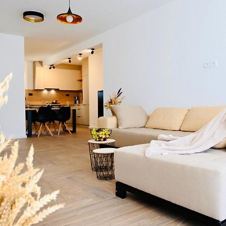 Adorable Holiday Apartment Malinska Exteriér fotografie