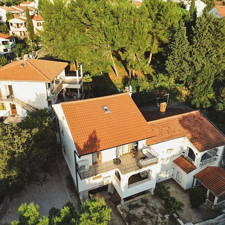 Adorable Holiday Apartment Malinska Exteriér fotografie